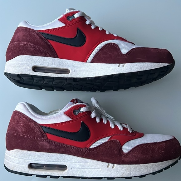 NIKE AIR MAX 1 ESSENTIAL WHITE/ BLACK-UNIVERSITY RED Sz 12 - Picture 7 of 10